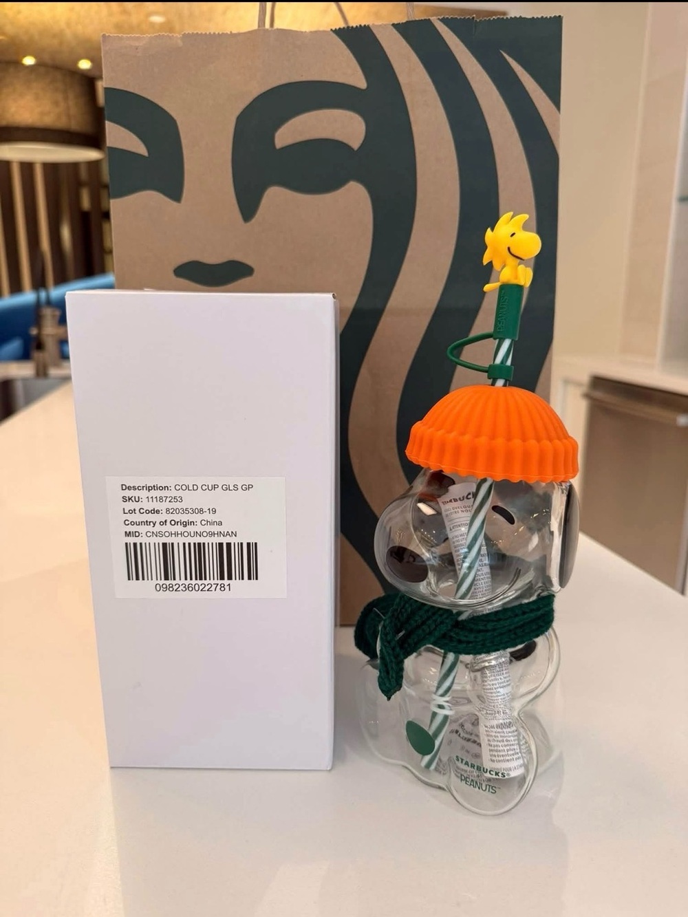 Starbucks Peanuts Snoopy
20oz Glass Cup
